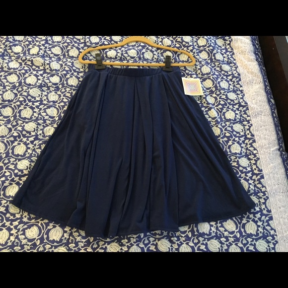 LuLaRoe navy Madison skirt size medium BNWT!
