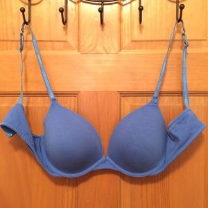 🎈NEW LISTING🎈VS PUSH-UP BRA