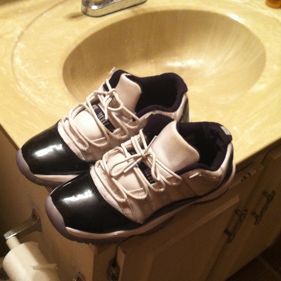 Want to TRADE!!!!!!!! Jordan retro 11 concord - Picture 1 of 3