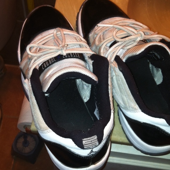 Want to TRADE!!!!!!!! Jordan retro 11 concord - Picture 2 of 3