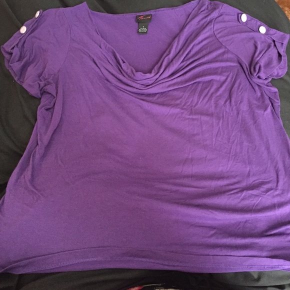 🎉SALE‼️ Purple Scoop Neck Top with Button Sleeves