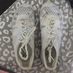 CHEER SNEAKERS