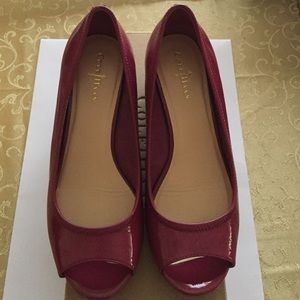 Cole Haan Air Wedge in Rasberry