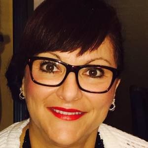 Meet your Posher, Elaine