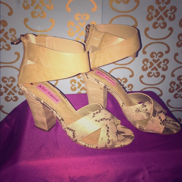 ***REDUCED***Cute Betsey Johnson sandals
