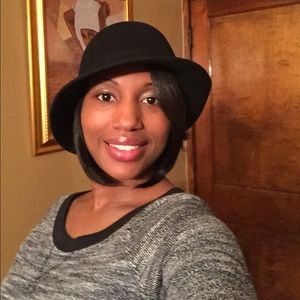 Meet your Posher, Tiara