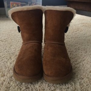 UGG Australia One button Bailey