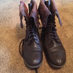 Brown boots size 8