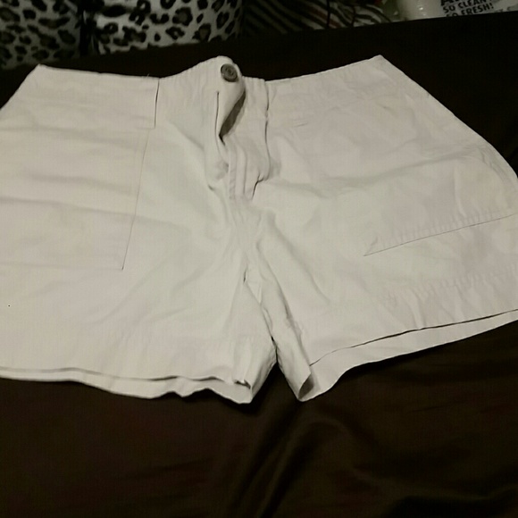 Old College Inn khaki shorts