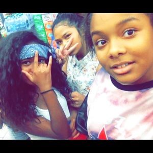 Meet your Posher, Enise