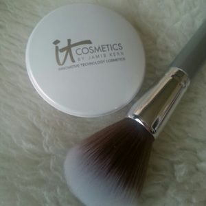 It Cosmetics Celebration Foundation Illumination