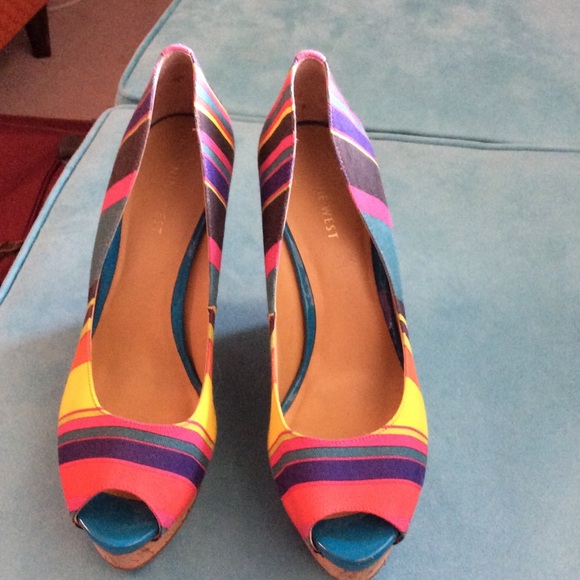 Multicolor wedge Nine West. Size 9.5