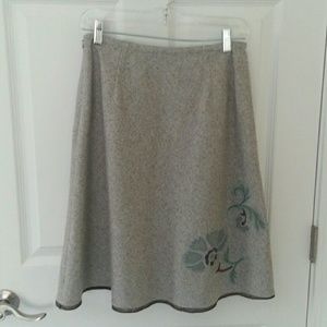 J. Jill stretch tweed skirt size 6 embroidered