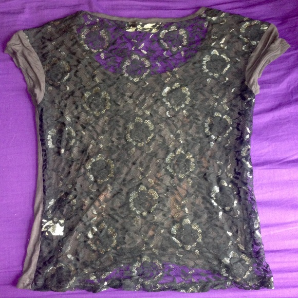 T-shirt with Laced Backing. - Picture 2 of 3