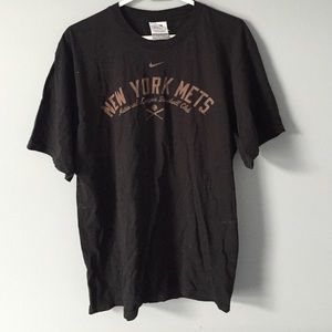 Men's NY Mets t-shirt.