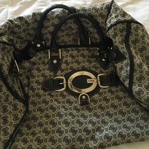 Guess weekender overnight bag