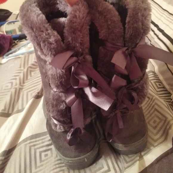 Boots with Bows!