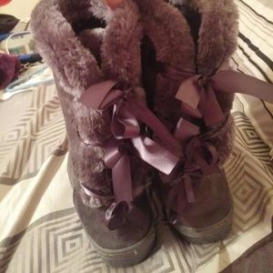 Boots with Bows!