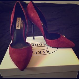 Steve Madden Suede Pump