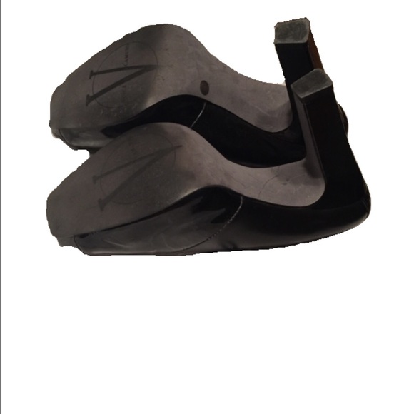 Black shoes - Picture 4 of 8