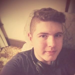 Meet your Posher, Cameron