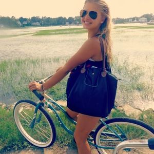 Meet your Posher, Ceegs