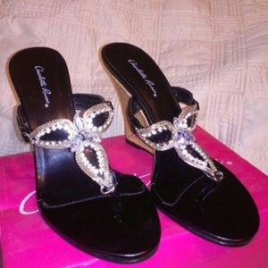 Wedge with crystal/diamonds