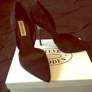Steve Madden Suede Pump