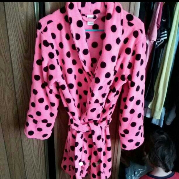 Vs pink robe nwot ON HOLD!!