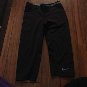 Nice pro combat capris