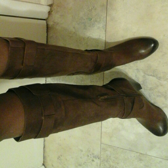 SATURDAY SALE! Distressed leather knee boots