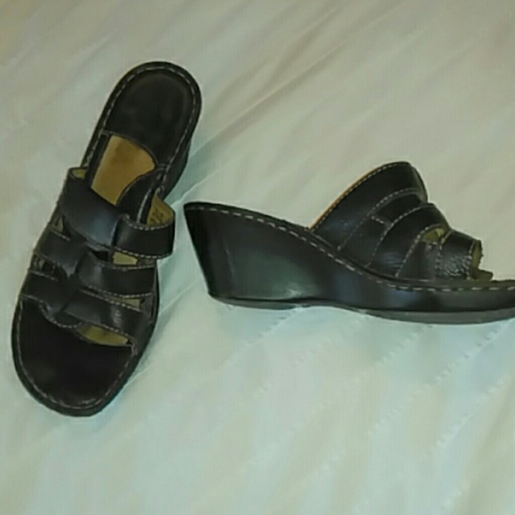 Born wedge sandal