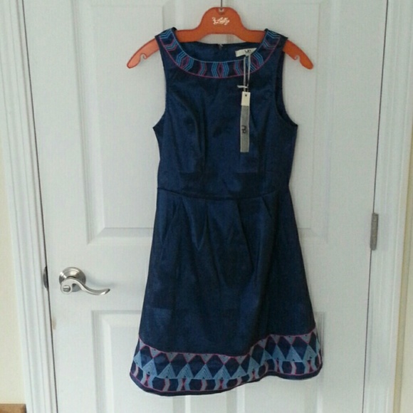 Ya Los Angeles embroidered cocktail dress size M