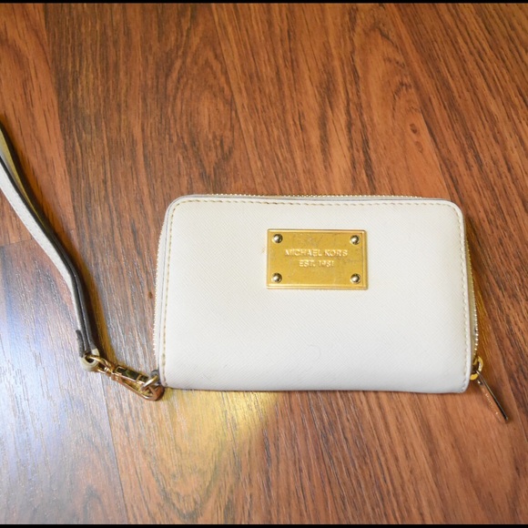 Michael Kors wristlet
