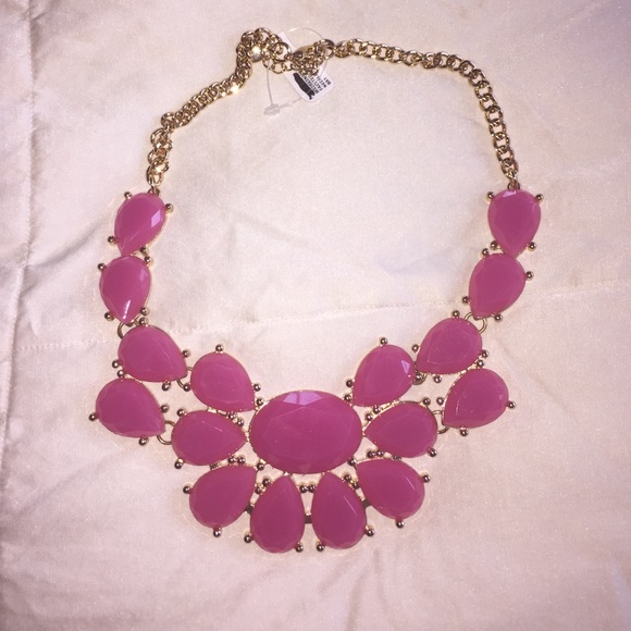 Forever 21 statement necklace!!