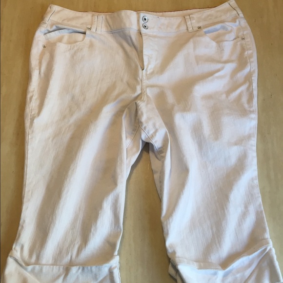 White Lane Bryant Capris