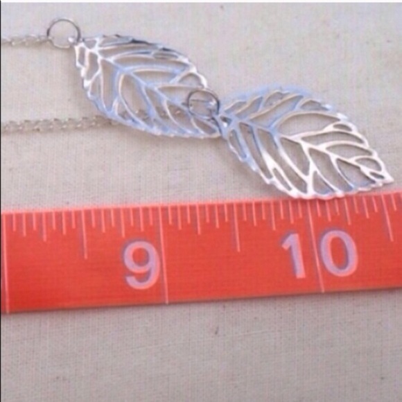 Leaf Necklace - Picture 3 of 3