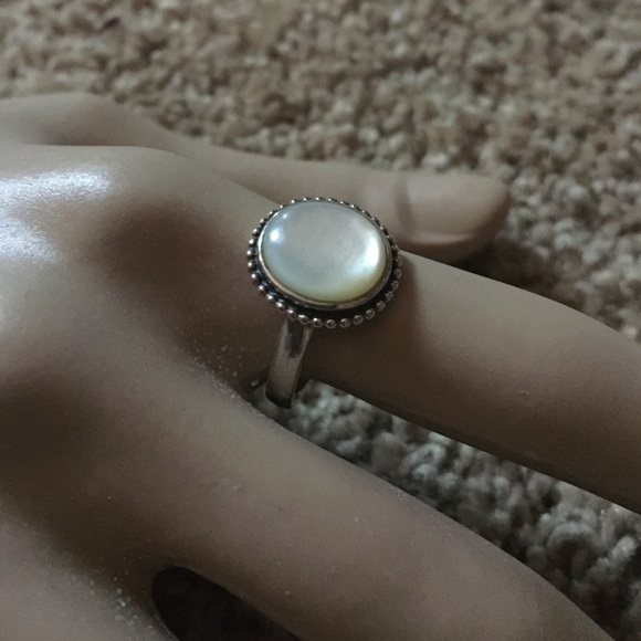 🔴SOLD🔴 Best in Jewelry 💐HP💐💃🏻 Vintage Ring - Picture 3 of 4