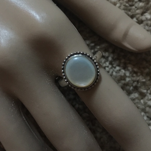 🔴SOLD🔴 Best in Jewelry 💐HP💐💃🏻 Vintage Ring - Picture 4 of 4