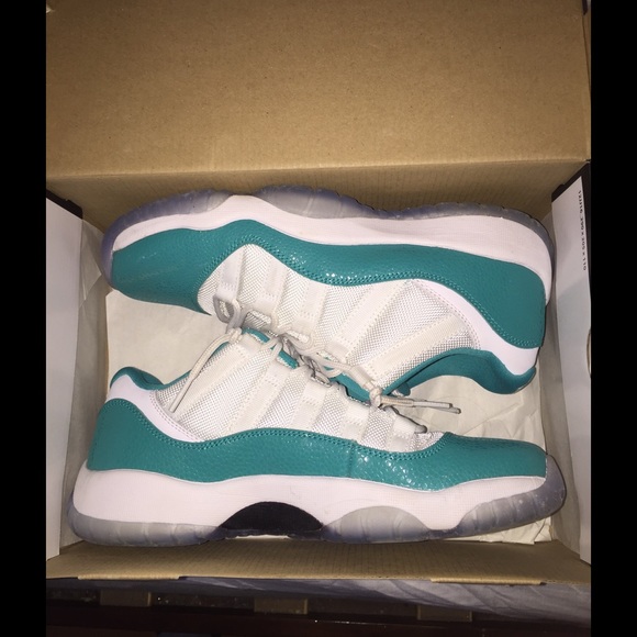 Jordan low 11s sz7 (AQUA)