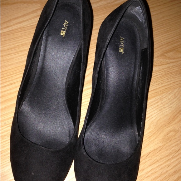 Black Wedges