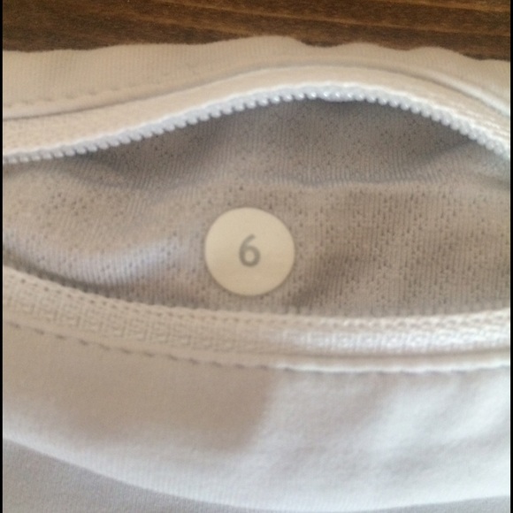 Lululemon Speed Shorts - Picture 4 of 4