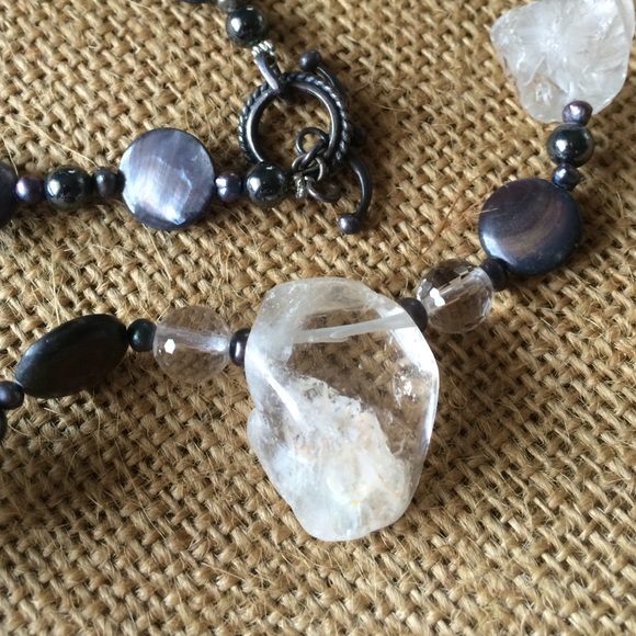 18" Quartz/onyx beaded necklace - Picture 2 of 2