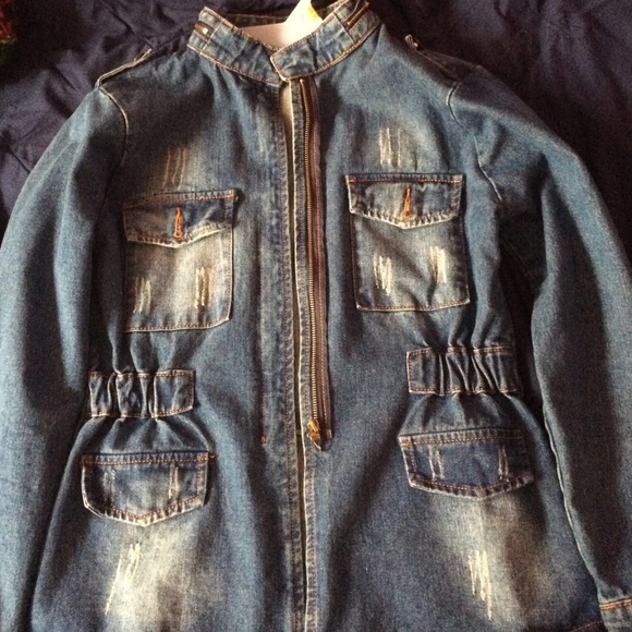 Jean jacket - Picture 1 of 4