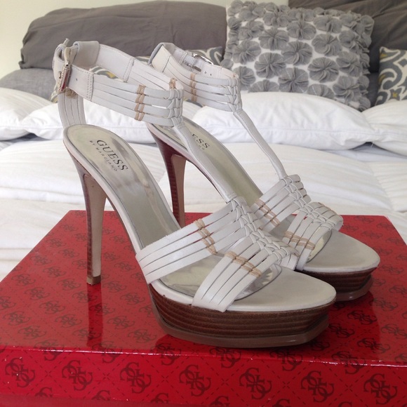 Guess Sandal Heels!🌴☀️