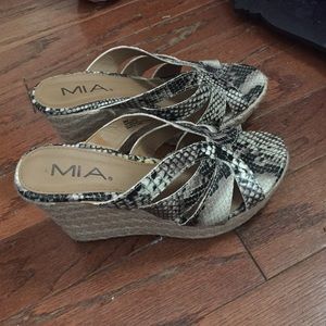 MIA wedges