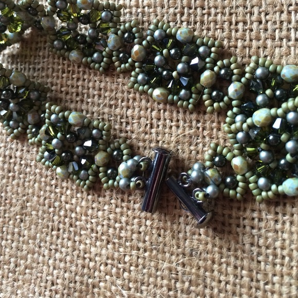 Green hand beaded bracelet - Picture 3 of 4
