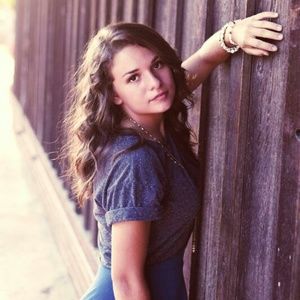 Meet your Posher, Alexis