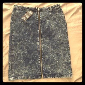 Acid wash denim pencil skirt Size 1x MAKE AN OFFER