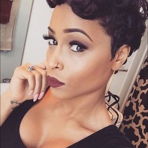 Meet your Posher, Joy